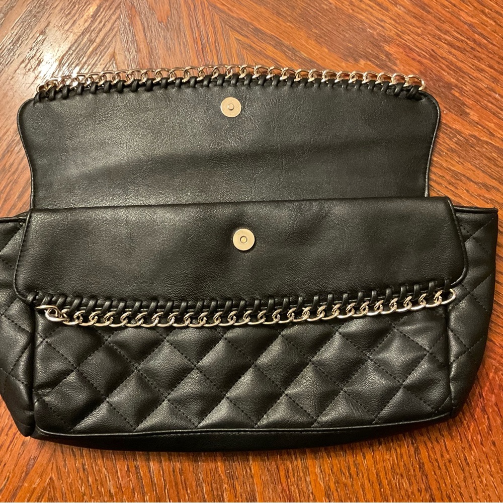 Bebe Gold Chain Quilt Cushion Style Faux Leather Clutch! - Picture 7 of 15